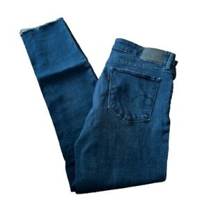 Levi’s 711 skinny dark wash denim with frayed edge hem jeans size 29